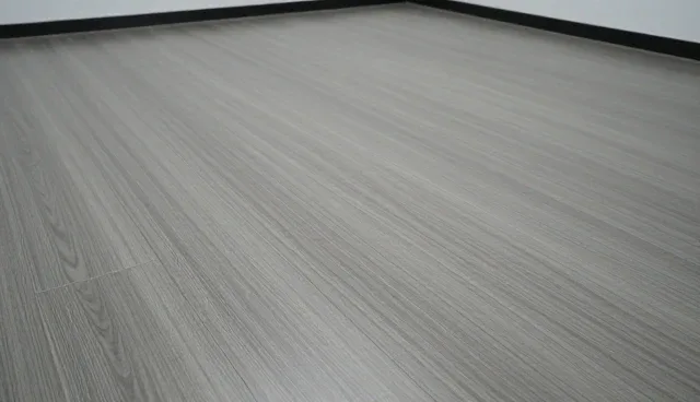 防静电地板加工中的智能调度问题及应对策略